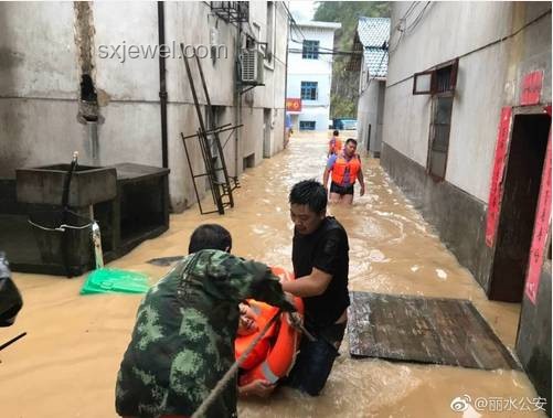 浙江村干部转移群众落水遇难事件解析